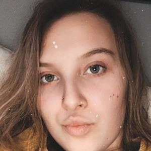 Meet your Posher, Jaymee